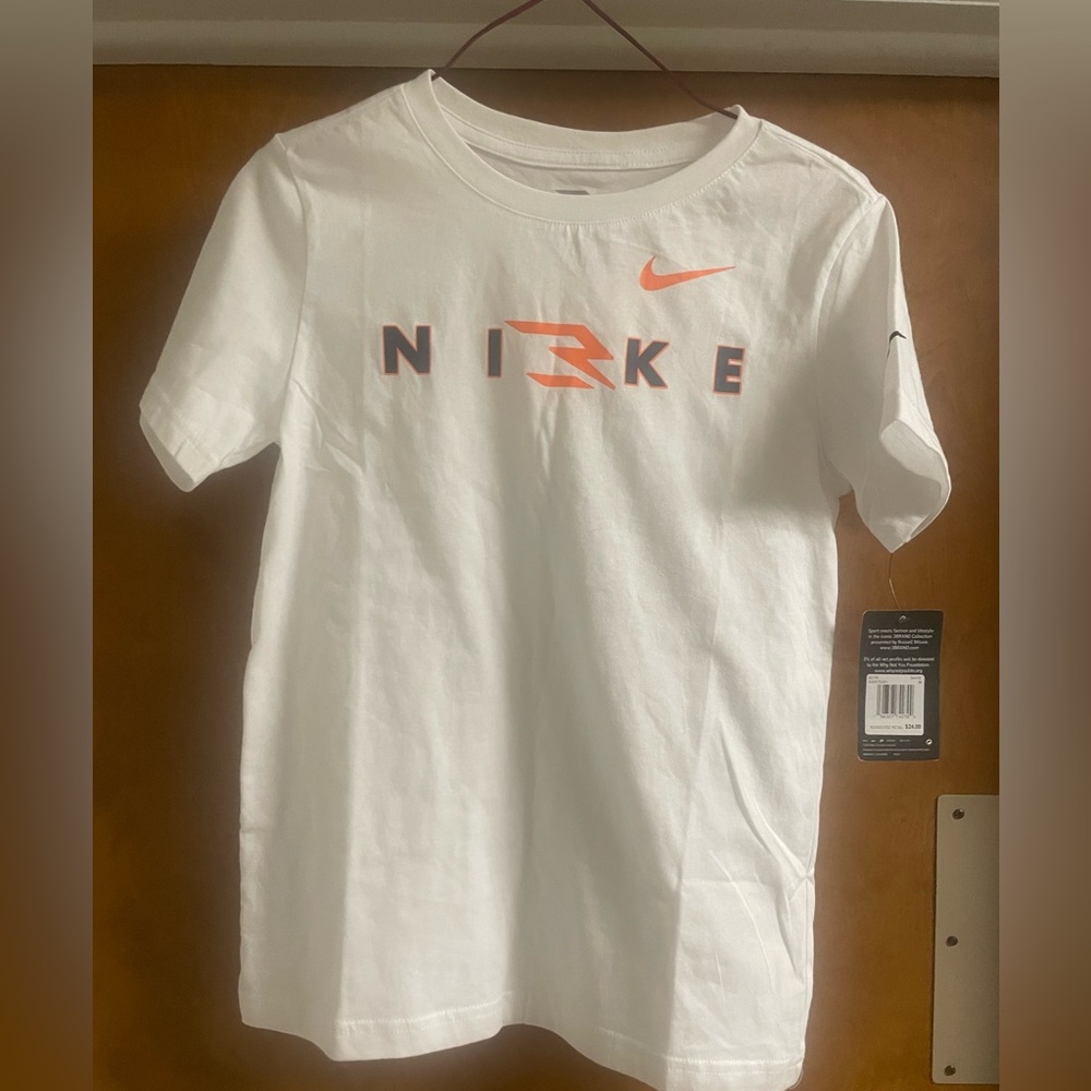 Nike Kids White and Orange Logo T-Shirt nwt $24 retail